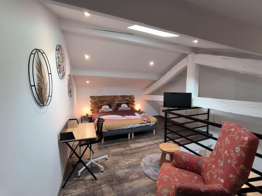 Appartement T2 -55M2- Elegant Et Chaleureux à Montbrison Extérieur photo