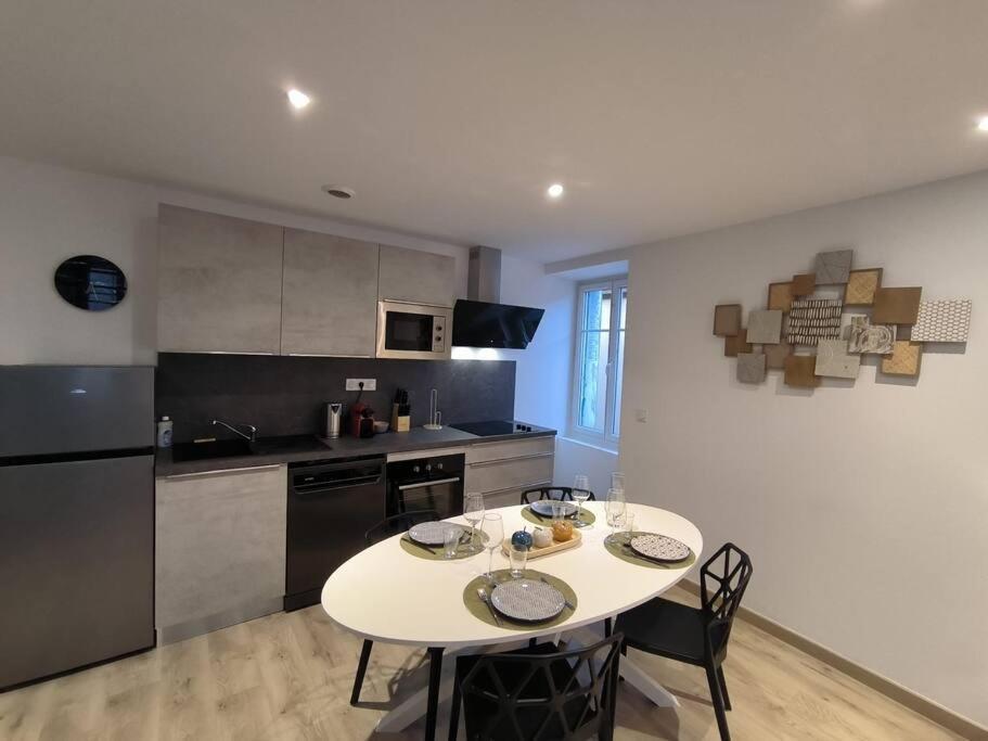 Appartement T2 -55M2- Elegant Et Chaleureux à Montbrison Extérieur photo