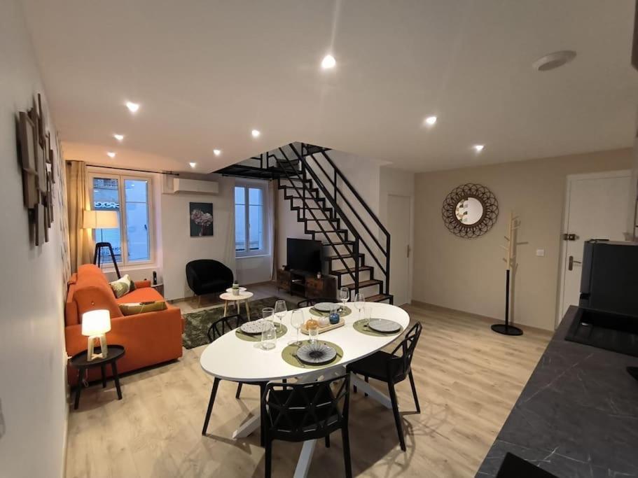 Appartement T2 -55M2- Elegant Et Chaleureux à Montbrison Extérieur photo