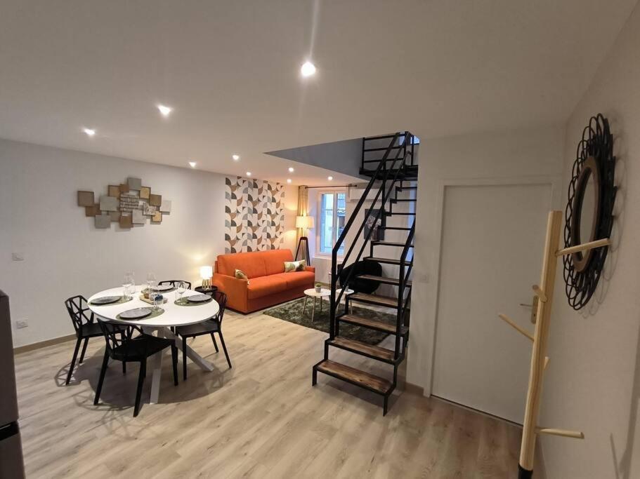 Appartement T2 -55M2- Elegant Et Chaleureux à Montbrison Extérieur photo